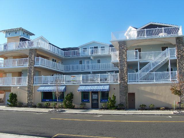 Wildwood Summer Rentals - North Wildwood Summer Rentals - Wildwood Crest Summer Rentals - Rent in Wildwood, North Wildwood and Wildwood Crest for weekly, monthly, seasonal and weekend vacation rentals plus real estate information for buying, and selling homes, condos, vacation and investment properties in and around Wildwood, North Wildwood and Wildwood Crest plus events, attractions, restaurants, campgrounds, golfing information, accommodations and activities in this seashore area.
