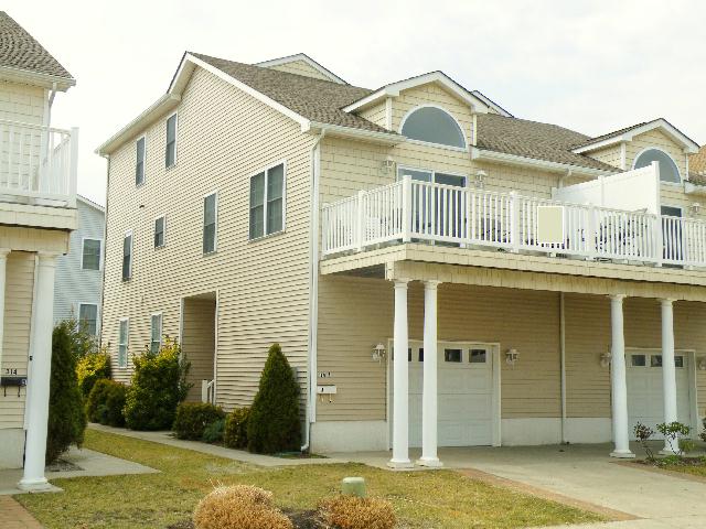 Wildwood Summer Rentals - North Wildwood Summer Rentals - Wildwood Crest Summer Rentals - Rent in Wildwood, North Wildwood and Wildwood Crest for weekly, monthly, seasonal and weekend vacation rentals plus real estate information for buying, and selling homes, condos, vacation and investment properties in and around Wildwood, North Wildwood and Wildwood Crest plus events, attractions, restaurants, campgrounds, golfing information, accommodations and activities in this seashore area.